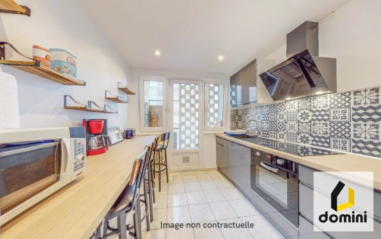 DERNIER &Eacute;TAGE - APPARTEMENT 3 PI&Egrave;CES AVEC BALCON