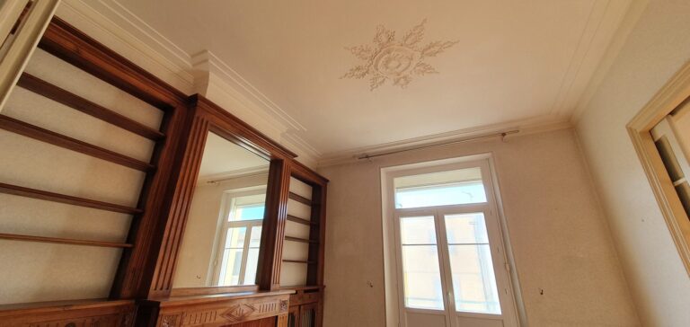 Bel appartement T3 meubl&eacute; avec terrasse et balcon