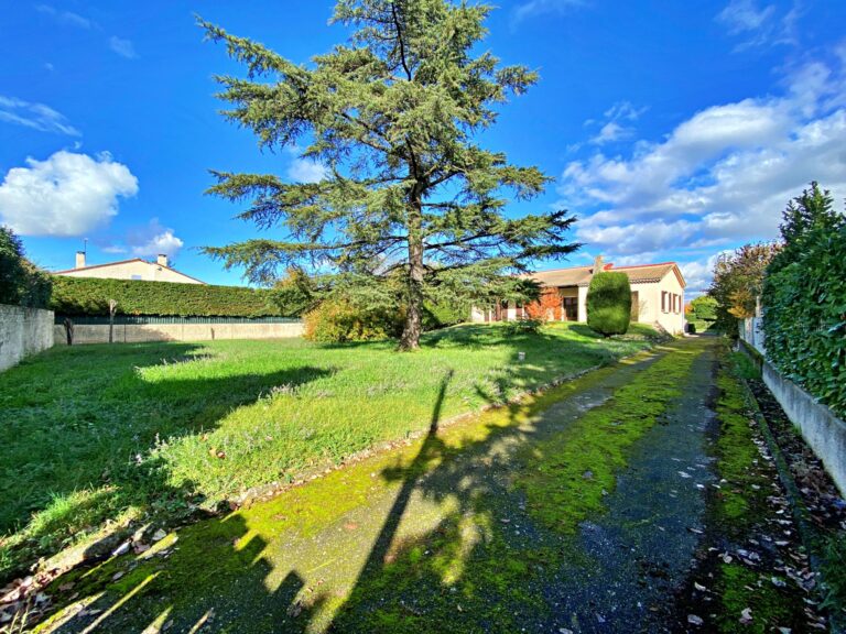 Villa 115 m&sup2; 4 chambres avec grand terrain