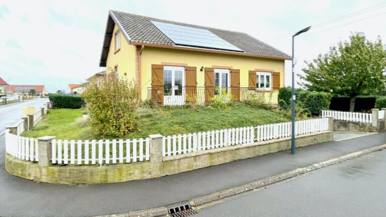 PROCHE DE METZ&nbsp;-&nbsp;MAISON 6 PI&Egrave;CES AVEC JARDIN