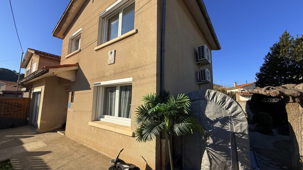 BAISSE DE PRIX !! Exclusivité ! Maison de ville 3 faces type T4 sur terrain 400m²