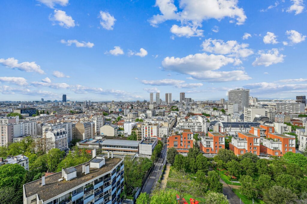 Appartement T5 avec balcon filant et vue sur tout Paris