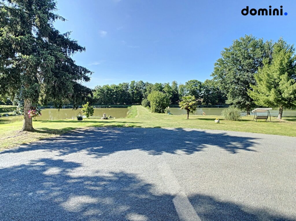 Propriété avec étangs