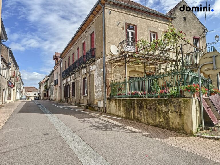 MONTCENIS - Appartement 100m2 - 3 chambres