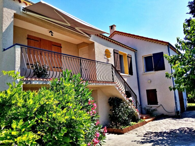 Maison 144 m²  avec piscine 10x5 et pool-house