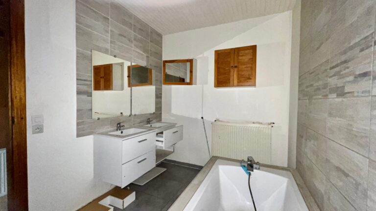 EXCLUSIVIT&Eacute; &ndash; Immeuble offrant 190 m&sup2; habitables