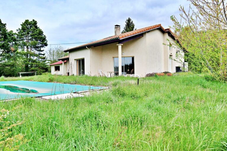 Villa 133 m2 avec piscine terrain 5 393 m2