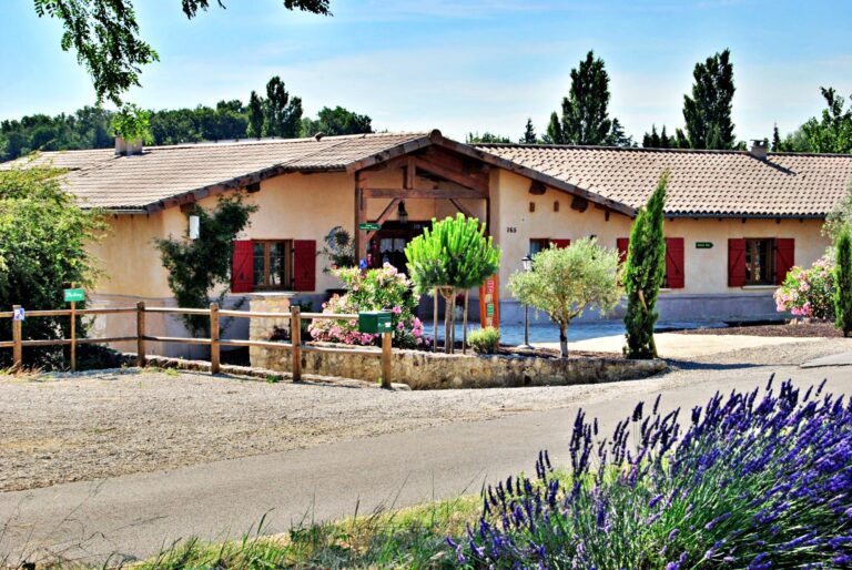 Maison familiale + 3 logements – Idéal gîtes ou habitat partagé