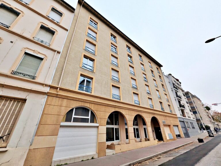 LYON 7ᵉ &ndash; T1 lou&eacute; &ndash; Secteur Place Saint-Louis