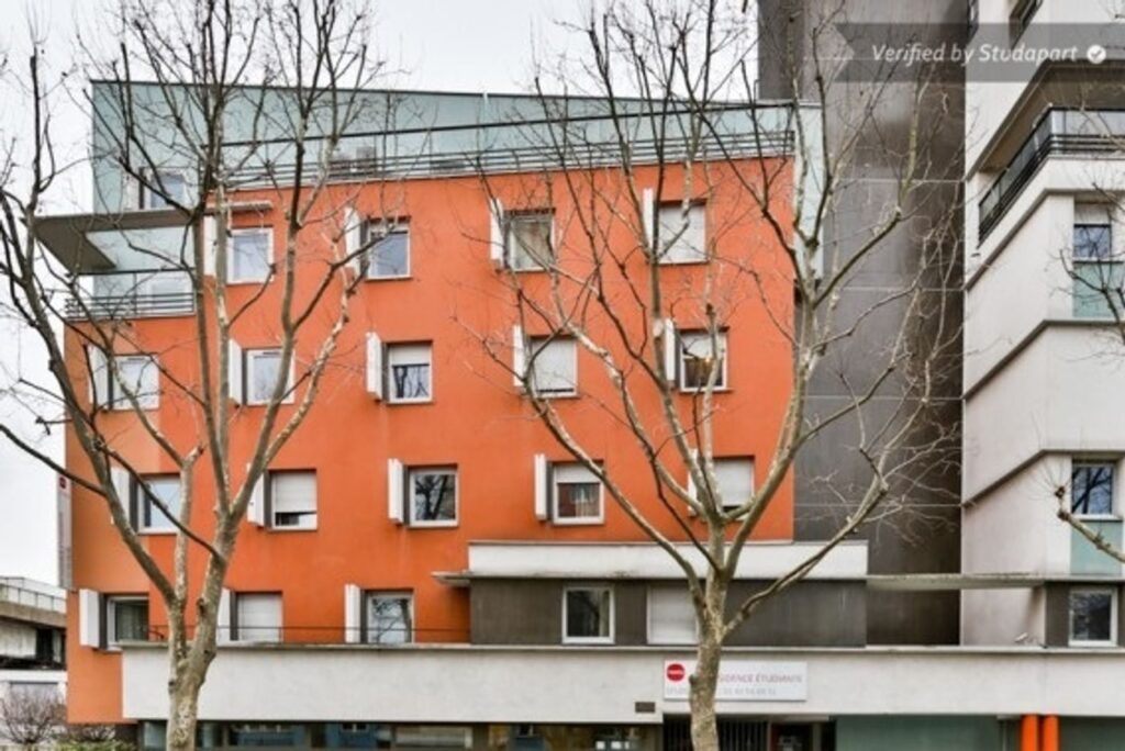 75018 PARIS : dans Résid Etudiant Appart T1 de 16
